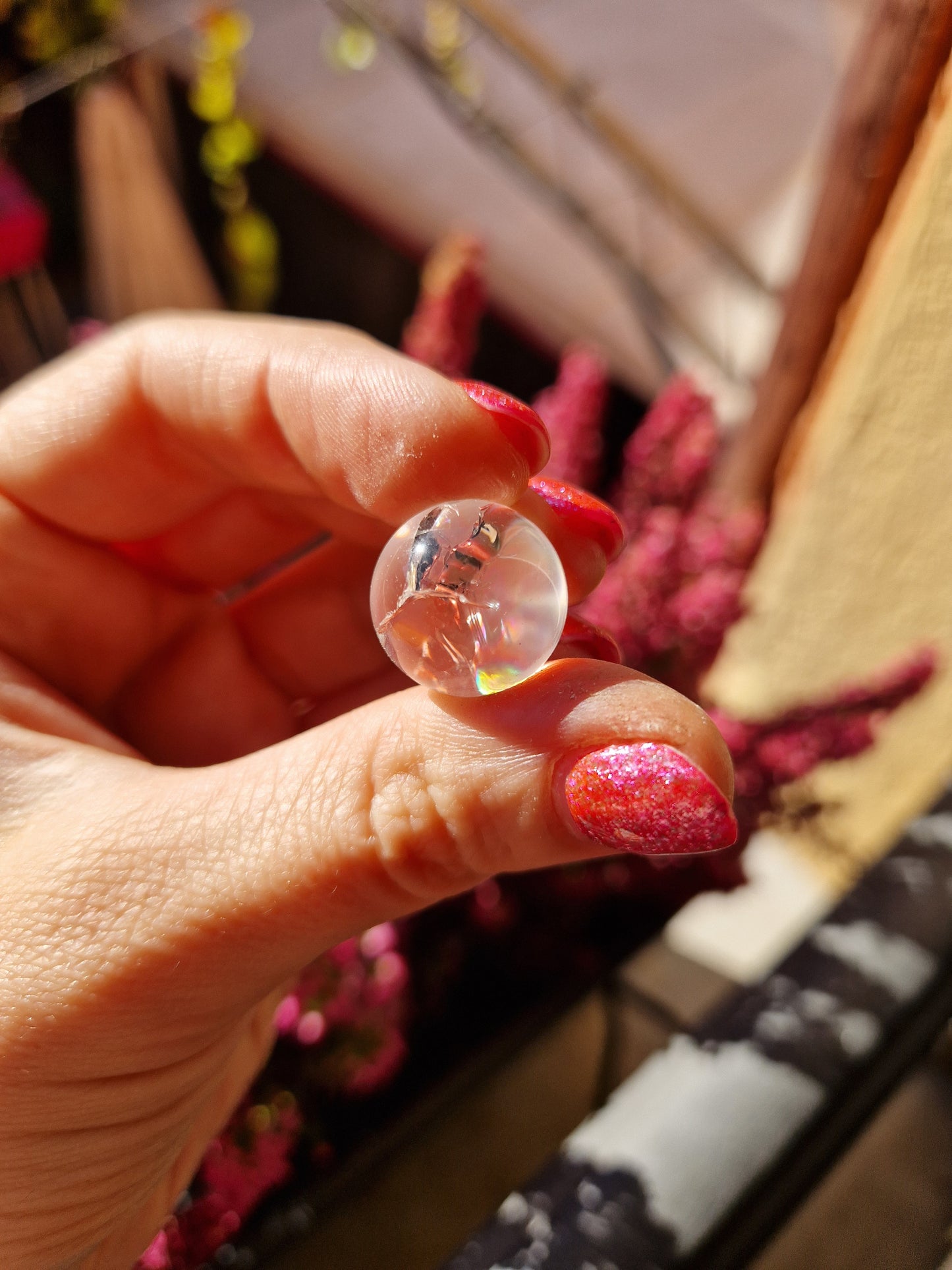 Mini sfera di QUARZO IALINO con ARCOBALENI