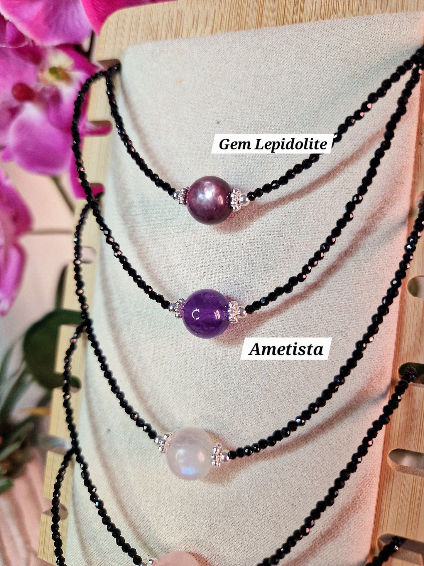 Girocollo con SPINELLO e GEM LEPIDOLITE, LABRADORITE, QUARZO ROSA, ANGELITE, AMETISTA