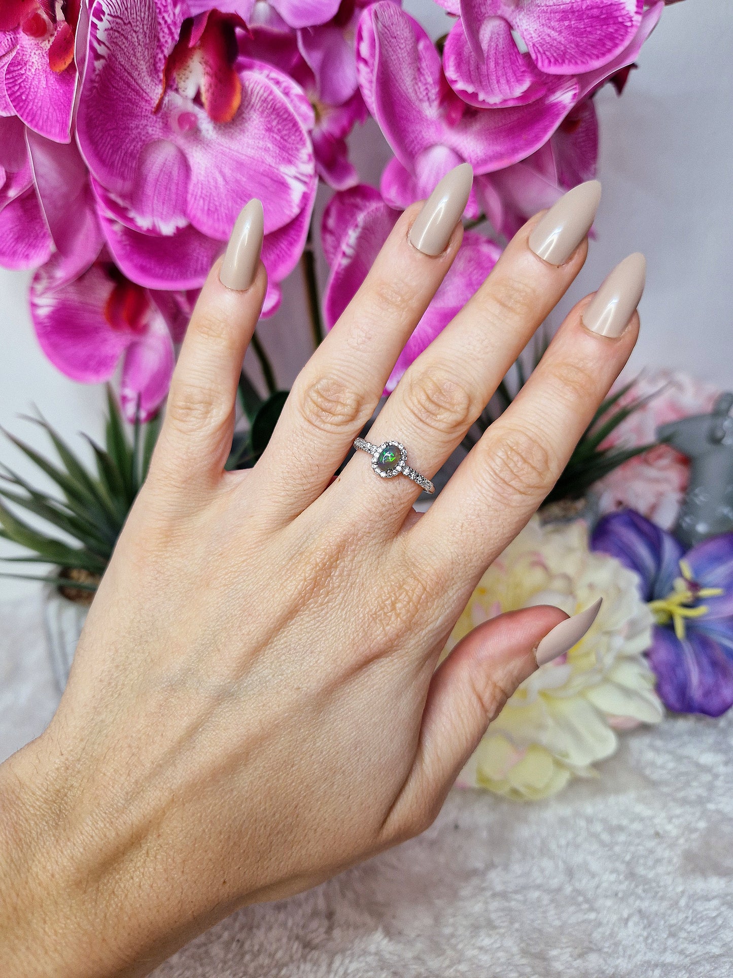 Anello con OPALE NERO