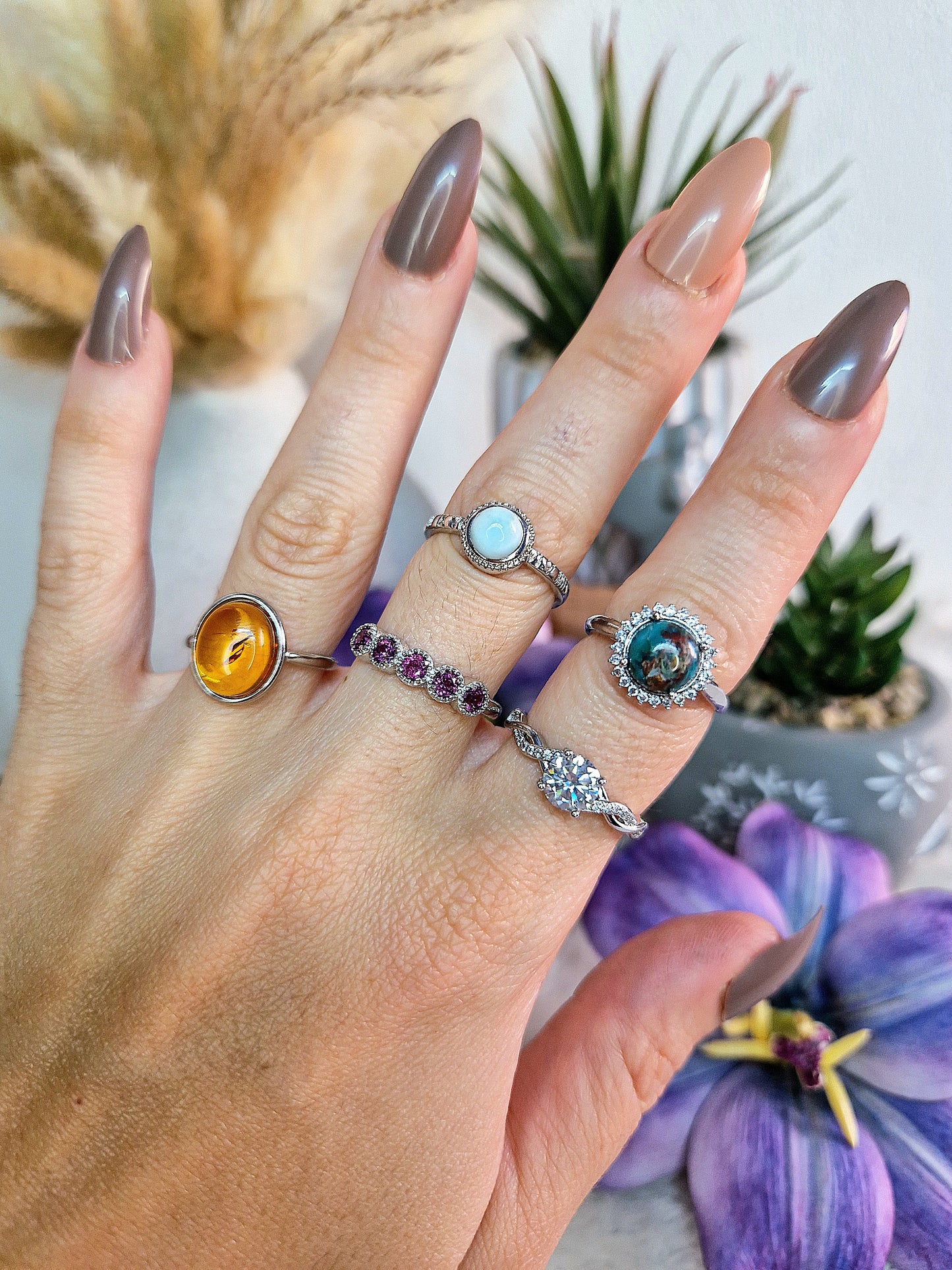 Anello con MOISSANITE, LARIMAR, MALACOLLA, GRANATO, AMBRA