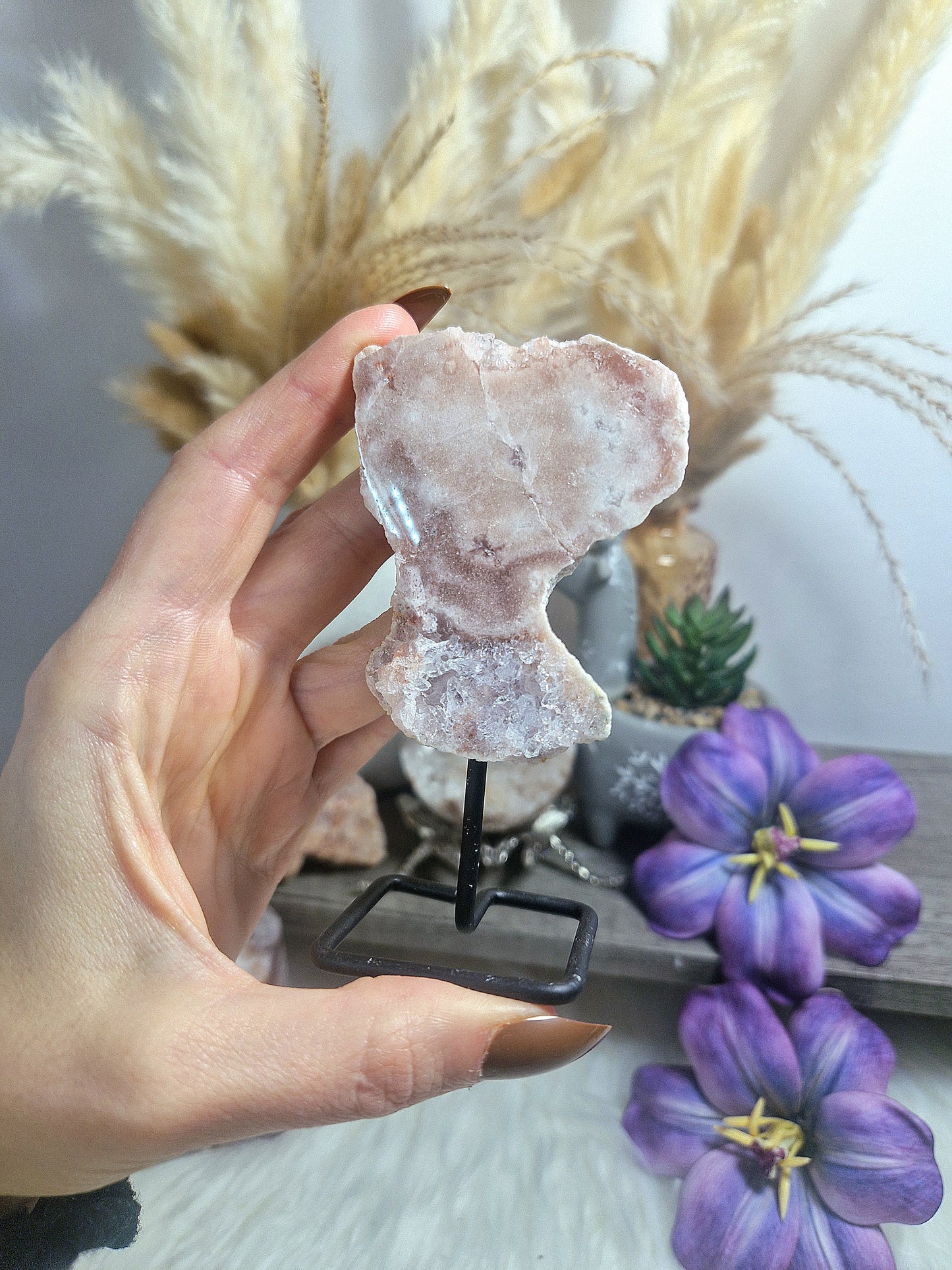 Fetta di AMETISTA rosa su stand