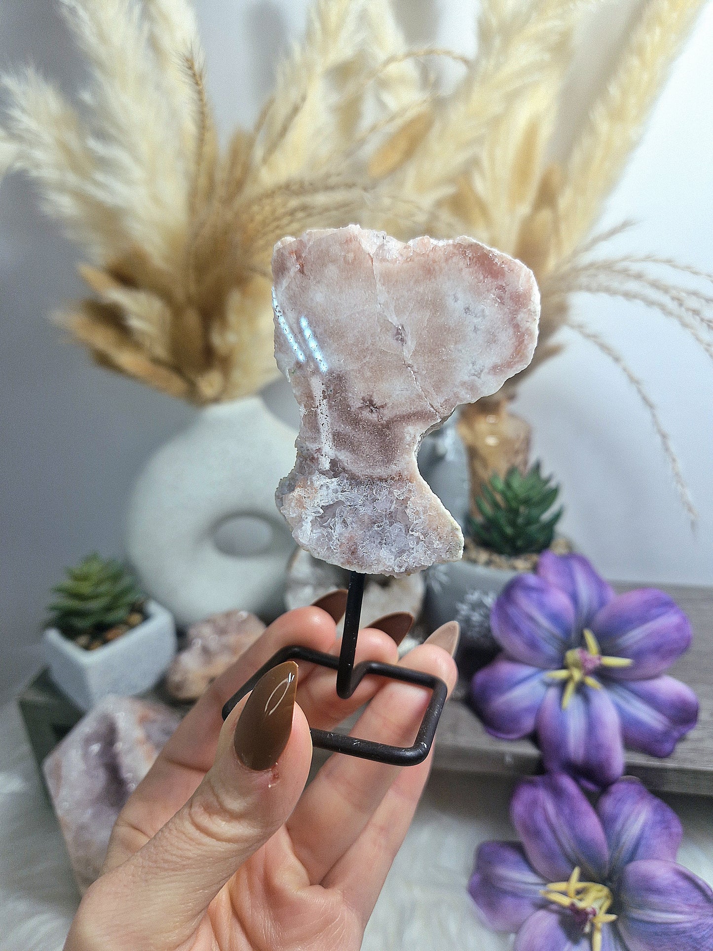 Fetta di AMETISTA rosa su stand