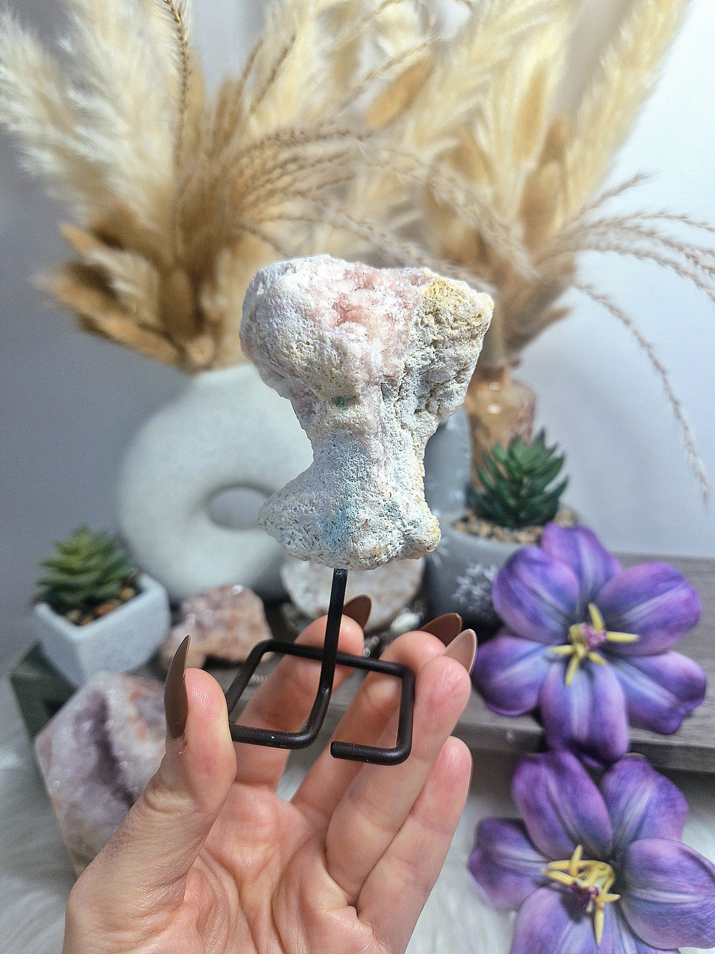 Fetta di AMETISTA rosa su stand