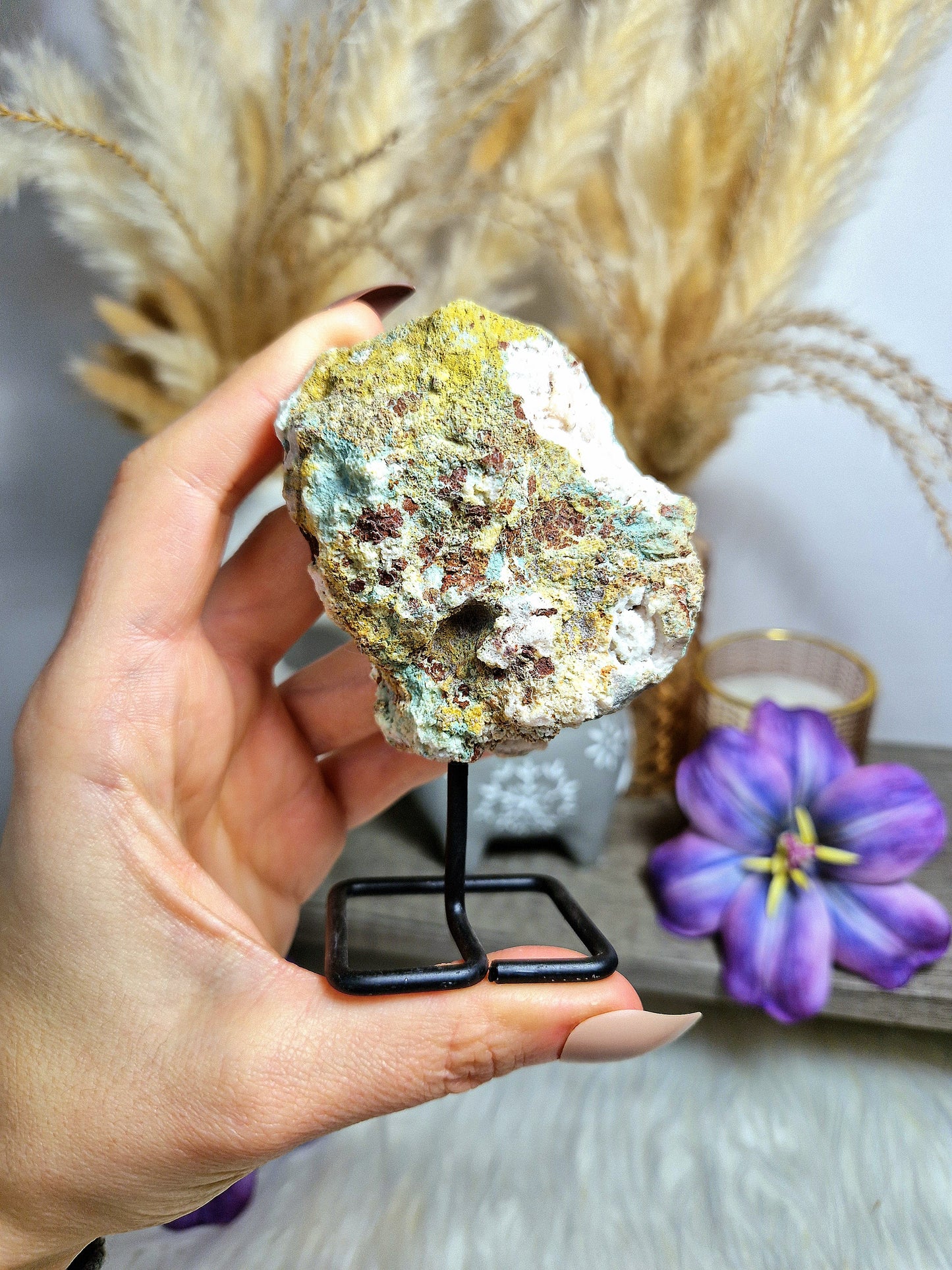 Fetta di AMETISTA ROSA su stand - n 1