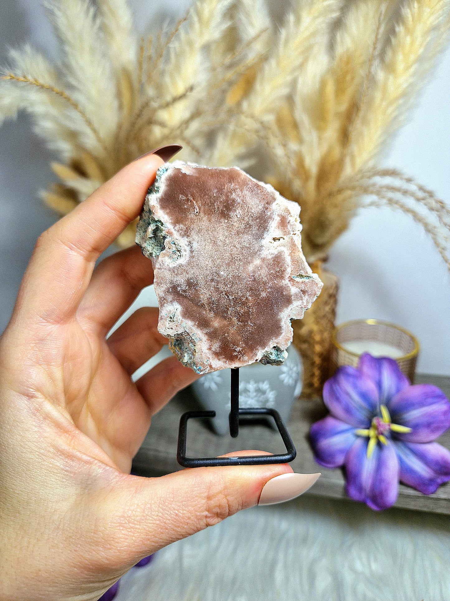 Fetta di AMETISTA ROSA su stand - n 2