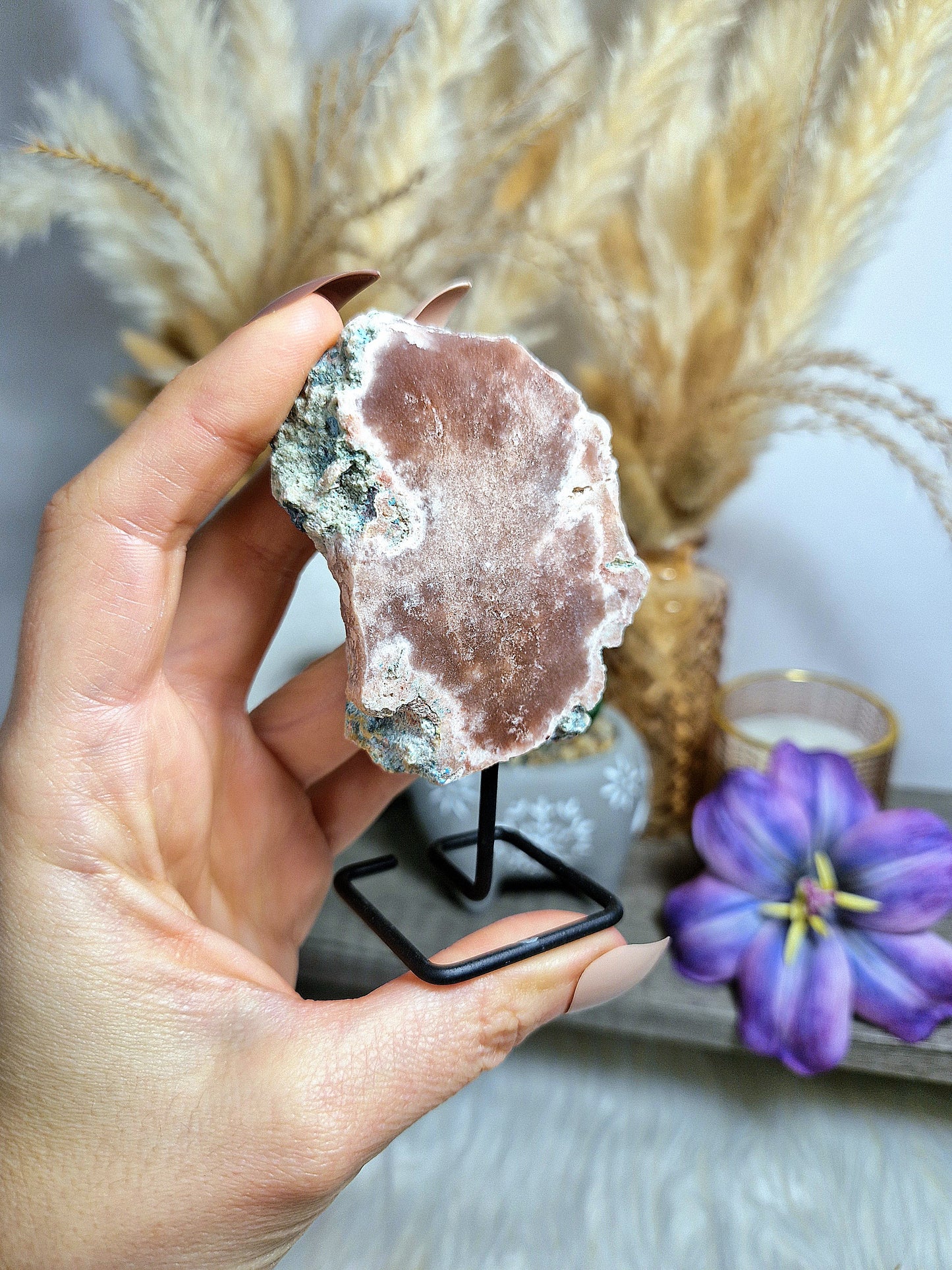 Fetta di AMETISTA ROSA su stand - n 2