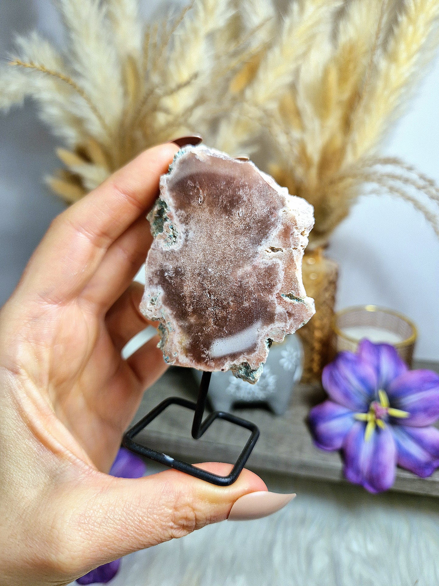 Fetta di AMETISTA ROSA su stand - n 2