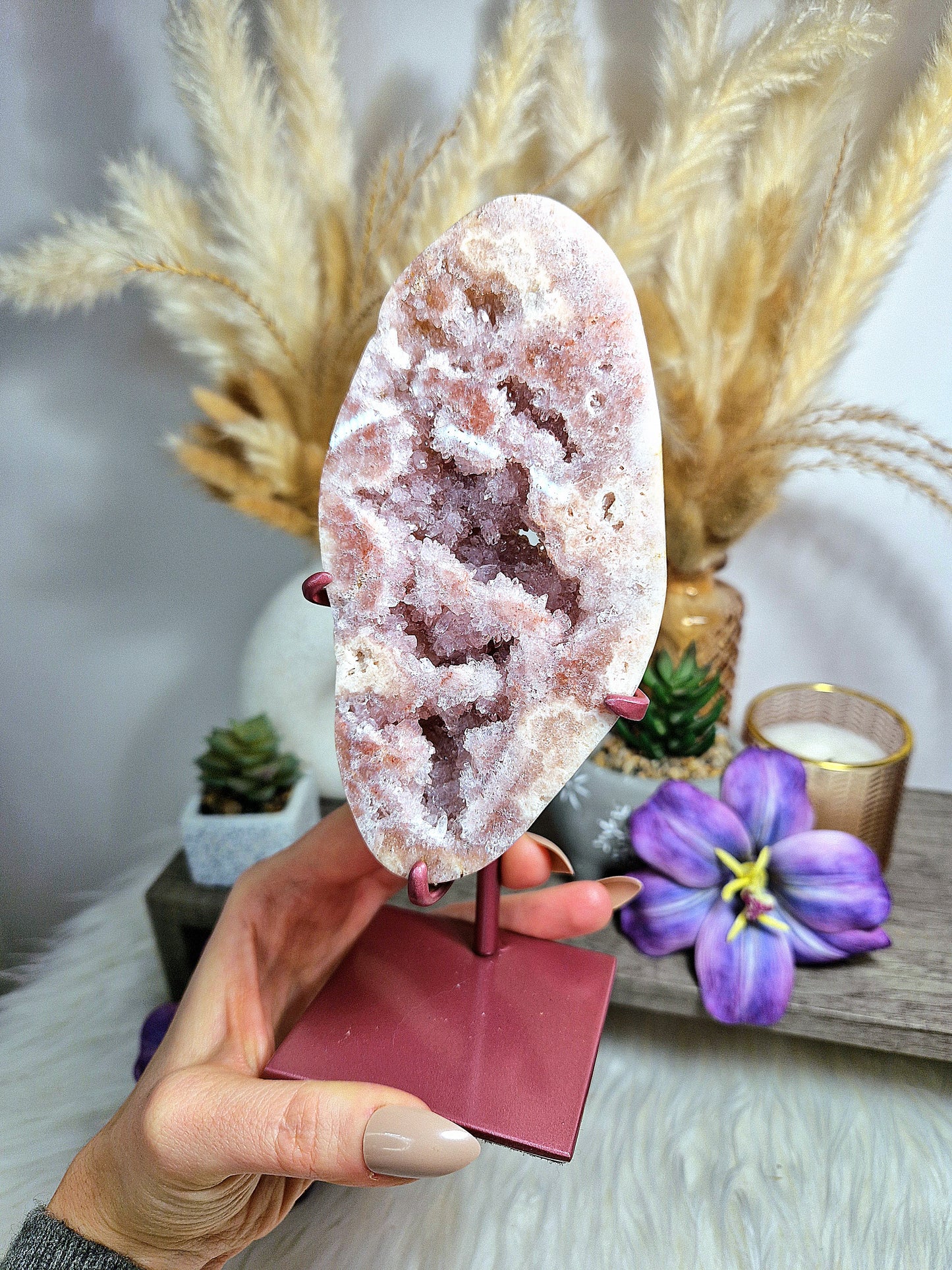 Freeform lucidata di AMETISTA ROSA druzy - su stand