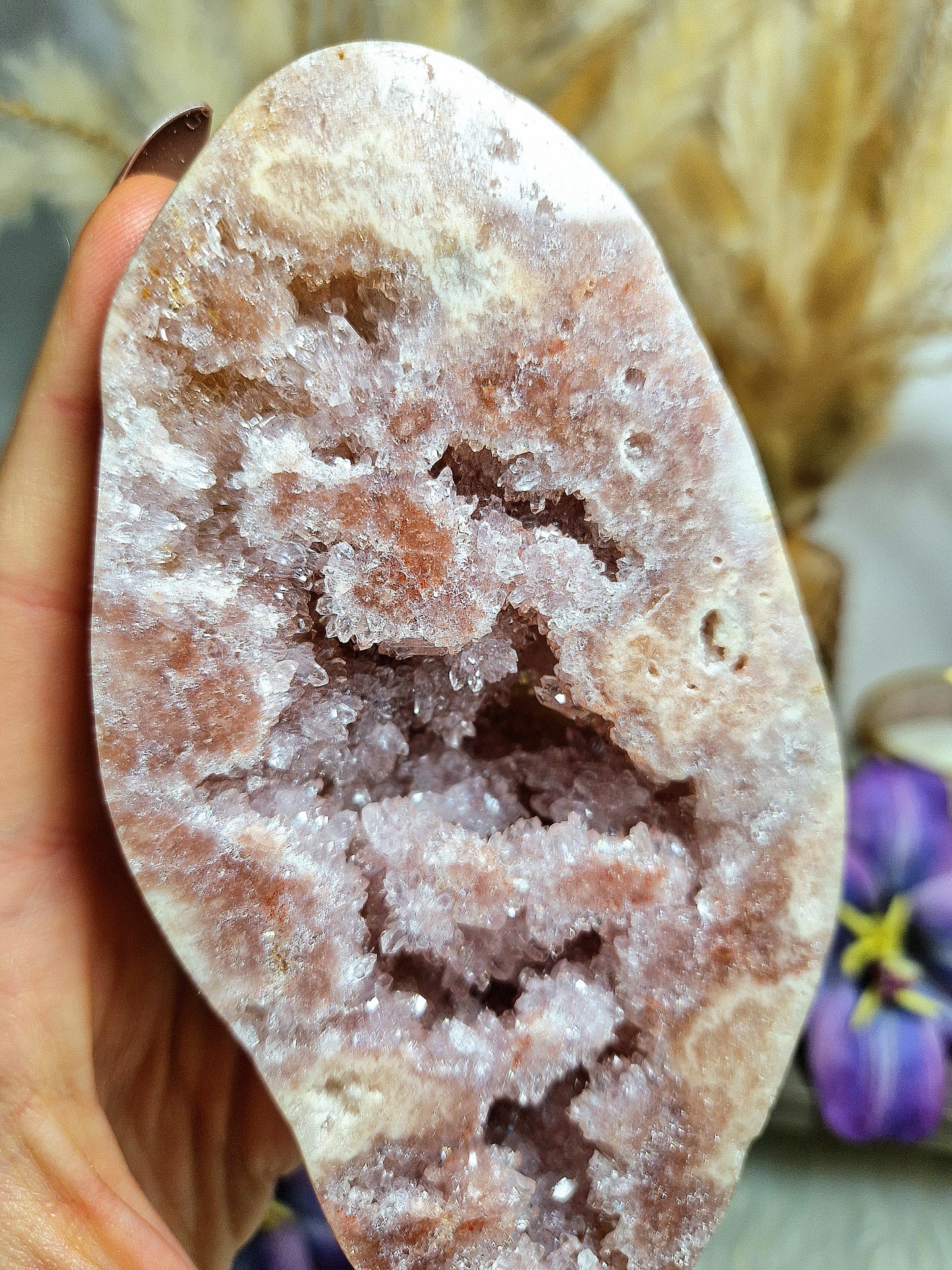 Freeform lucidata di AMETISTA ROSA druzy - su stand